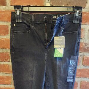 NWT Eddie Bauer Women's Elysian Jeans Sz 4